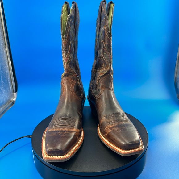 Ariat barely worn boots ! - Picture 3 of 5